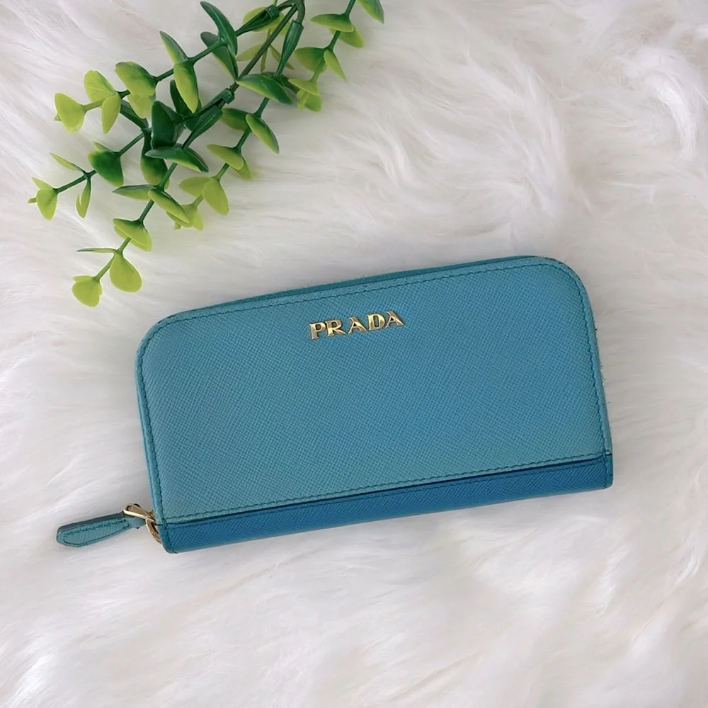 Prada Saffiano Zippy‎ Key/Card Holder